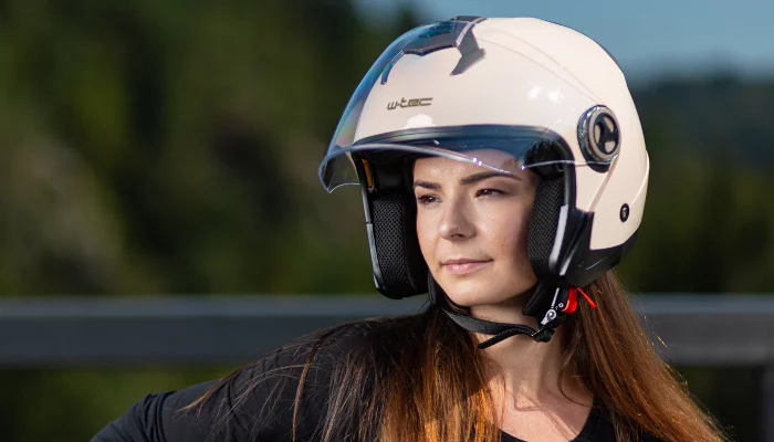 Kaski motocyklowe otwarte z blendą - Outlet