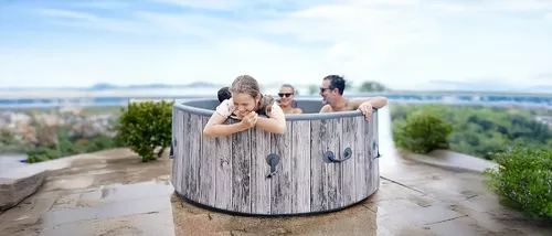 Jakie jacuzzi ogrodowe wybrać? Praktyczny poradnik dla kupujących