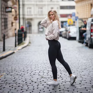 Damskie legginsy z wysokim stanem Nebbia Lifting Effect Bubble Butt 587 - Kremowy