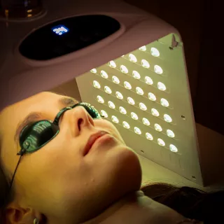 Tunel lampa LED do twarzy światłoterapia inSPORTline Coladome 300