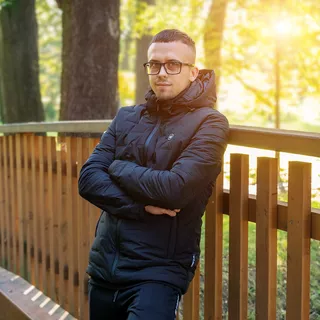 Męska kurtka ogrzewana z kapturem W-TEC HEATborg  -OUTLET - Czarny