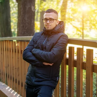 Męska kurtka ogrzewana elektryczna z kapturem W-TEC HEATborg - Czarny