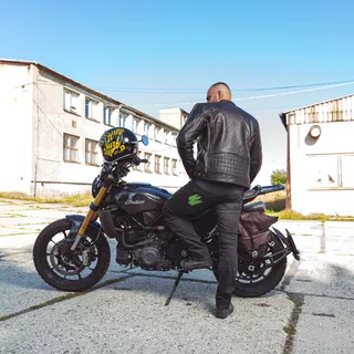 Męska skórzana kurtka motocyklowa W-TEC Makso - czarny z naszywkami
