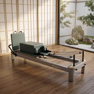 Reformer do pilatesu inSPORTline Oquiler ∙ system sprężynowy ∙ nośność 150 kg ∙ rama aluminiowa ∙ box w zestawie