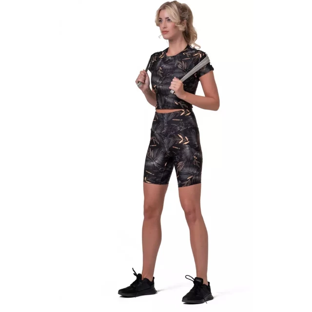 Damski crop top Nebbia Active 568 - Wulkaniczna czerń