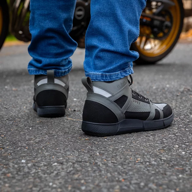 Buty motocyklowe męskie W-TEC Milwook ∙ skóra zamszowa ∙ membrana wodoodporna ∙ ochrona kostek ∙ oddychające