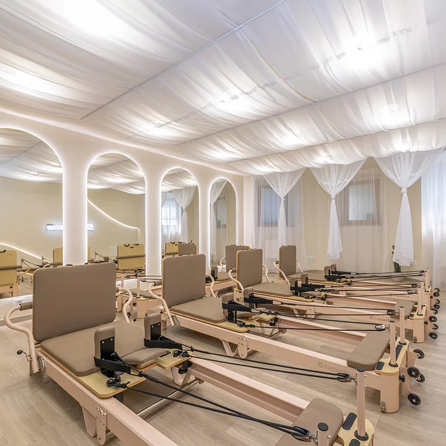 Reformer do pilatesu inSPORTline Comfolder EVO ∙ składany ∙ nośność 150 kg ∙ rama aluminiowa ∙ box w zestawie - Beżowy