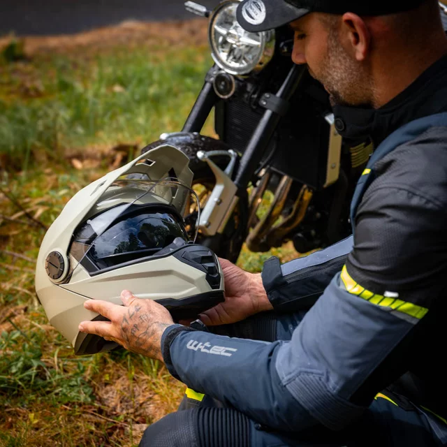 Kask motocyklowy enduro Flip-Up W-TEC Biscaia P/J - beżowy matowy