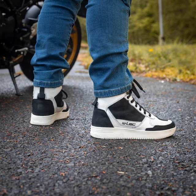 Buty motocyklowe W-TEC Bastige ∙ naturalna skóra ∙ ochrona kostek ∙ wzmocniona pięta i nosek ∙ antypoślizgowa podeszwa ∙ wentylacja