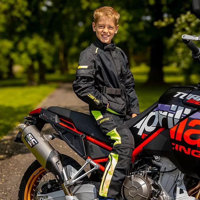 Regulowane dziecięce spodnie motocyklowe W-TEC Pinapoco ∙ ochraniacze kolan EN 1621-1 ∙ wentylacja mesh∙ odblaski ∙ zamek do kurtki