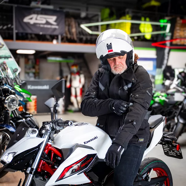 Męska kurtka motocyklowa W-TEC Nykolas ∙ 100% wodoodporna ∙ wyjmowana podpinka termiczna - Czarny