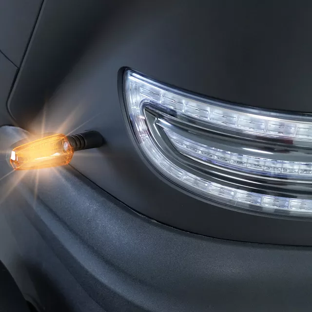 Elektryczny skuter zabudowany W-TEC Tukago ∙ trójkołowy ∙ mikropojazd ∙ 45 km/h ∙ zasięg 50 km ∙ nośność 240 kg ∙ kamera cofania ∙ ogrzewanie - Czarny