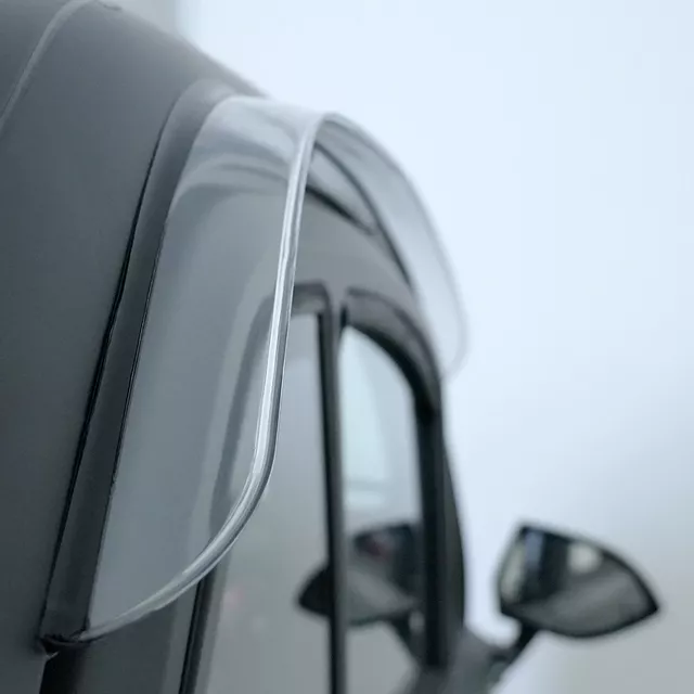 Elektryczny skuter zabudowany W-TEC Tukago ∙ trójkołowy ∙ mikropojazd ∙ 45 km/h ∙ zasięg 50 km ∙ nośność 240 kg ∙ kamera cofania ∙ ogrzewanie - Czarny