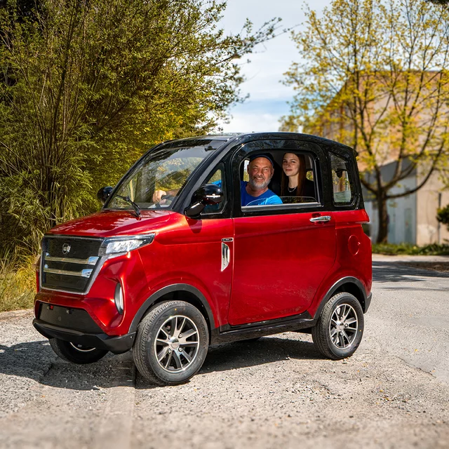 Czterokołowiec elektryczny W-TEC Tuligo II ∙ 2000W ∙ zasięg do 80 km ∙ prędkość 45 km/h ∙ nośność 150 kg ∙ 2 miejsca - Czerwony