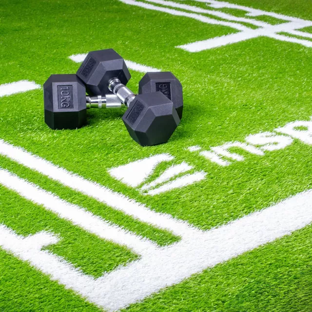 Mata treningowa sztuczna trawa inSPORTline Graspet ∙ do sprintów i agility ∙ nośność ekstremalna ∙ 26 000 splotów/m²