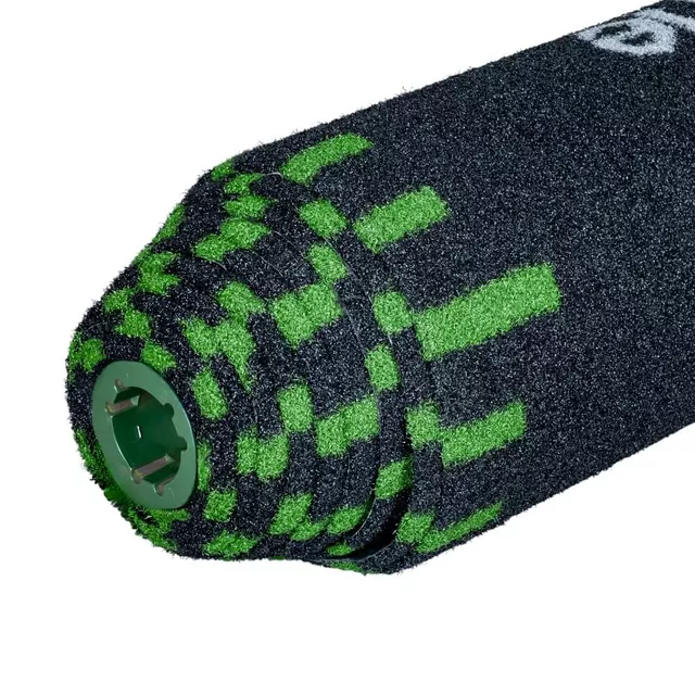 Sztuczna trawa treningowa inSPORTline Crospet 10×2 m ∙ podziałka numeryczna ∙ piktogramy ćwiczeń ∙ antypoślizgowy spód ∙ wysoka gęstość