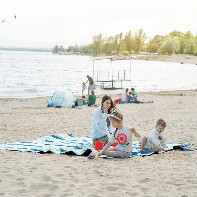 Koc piknikowy mata plażowa inSPORTline Livetino 300x200 cm - noc hibiskusowa