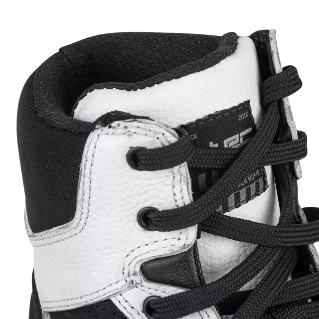 Buty motocyklowe W-TEC Bastige ∙ naturalna skóra ∙ ochrona kostek ∙ wzmocniona pięta i nosek ∙ antypoślizgowa podeszwa ∙ wentylacja - Czarno-biały