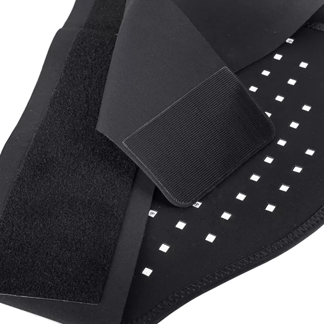 Pas lędźwiowy ze światłem podczerwonym inSPORTline Ilyros ∙ 80 diod led ∙ światło czerwone i NIR ∙ 3 poziomy ∙ bezprzewodowy