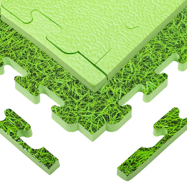 Mata tatami puzzle inSPORTline ZemalPro 100x100 cm ∙ grubość 2 cm ∙ amortyzacja wstrząsów ∙ system łączenia puzzle ∙ ochrona podłogi - motyw trawnika