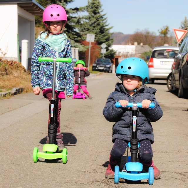 Kask na rolki, deskorolkę, fiszke WORKER Neonik PNK - Różowy