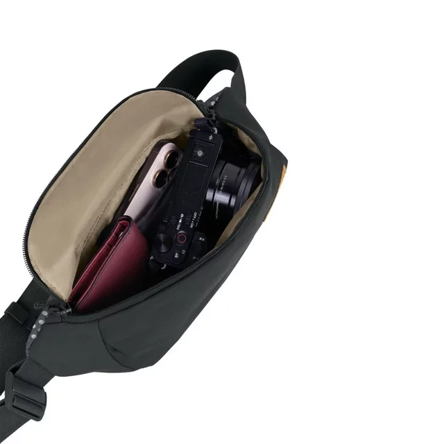 Nerka Ferrino Sync ∙ saszetka biodrowa ∙ wytrzymała Cordura ∙ waga 150 g ∙ oddychający panel 3D ∙ karabińczyk na klucze ∙ kieszenie organizacyjne - Czarny