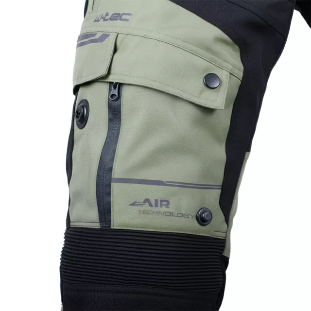 Spodnie motocyklowe W-TEC Karmal ∙ wodoodporne ∙ termiczna wkładka ∙ certyfikowane ochraniacze ∙ wentylowane ∙ kieszenie ∙ odblaski - czarno-oliwkowy