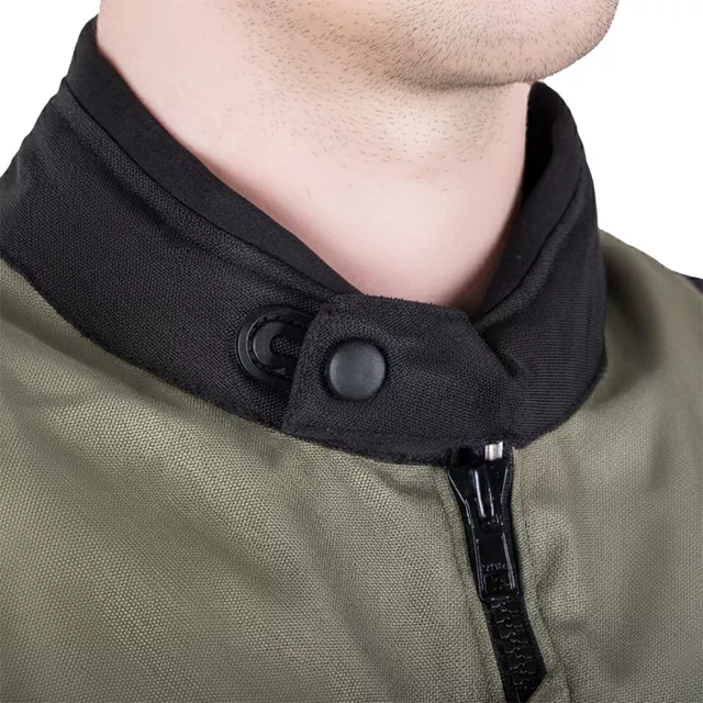 Kurtka motocyklowa W-TEC Karmal ∙ z membraną wodoodporną ∙ wypinana wkładka termiczna ∙ regulacja dopasowania ∙ wentylacja ∙ elementy odblaskowe - czarno-oliwkowy