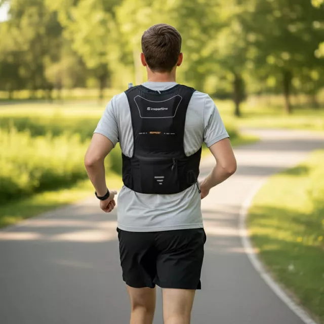 Kamizelka biegowa inSPORTline Runfast XS-M ∙ lekka konstrukcja ∙ multi kieszenie ∙ bukłak do 3 l ∙ regulowane paski ∙ elementy odblaskowe