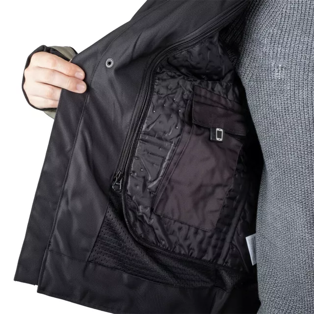 Kurtka motocyklowa W-TEC Karmal ∙ z membraną wodoodporną ∙ wypinana wkładka termiczna ∙ regulacja dopasowania ∙ wentylacja ∙ elementy odblaskowe - czarno-oliwkowy