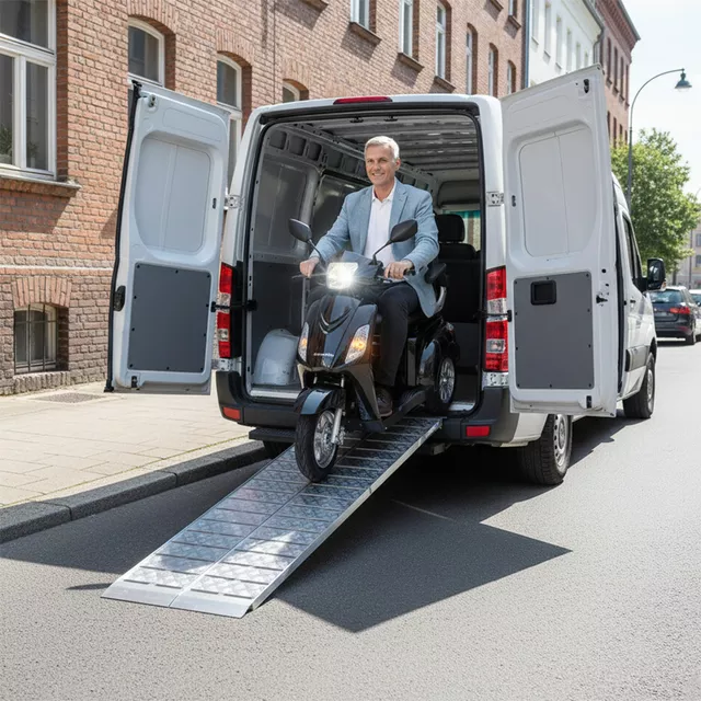 Rampa najazdowa do ATV/UTV W-TEC Gordanox ∙ nośność 340 kg ∙ aluminiowa ∙ składana ∙ 2 pasy mocujące ∙ waga 19,3 kg