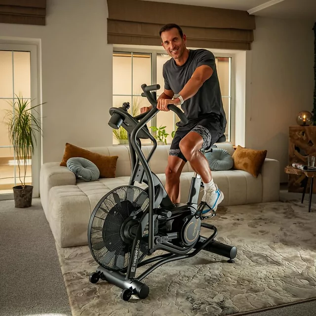 Profesjonalny rower powietrzny inSPORTline Airbike®  Pro ∙ nośność 160 kg ∙ opór pneumatyczny ∙ ekran LCD ∙ uchwyt na tablet