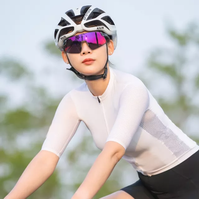 Sportowe okulary przeciwsłoneczne Altalist Hayate R2 - czarny ze złotymi soczewkami