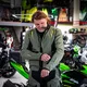 Kurtka motocyklowa W-TEC Karmal ∙ z membraną wodoodporną ∙ wypinana wkładka termiczna ∙ regulacja dopasowania ∙ wentylacja ∙ elementy odblaskowe - czarno-oliwkowy
